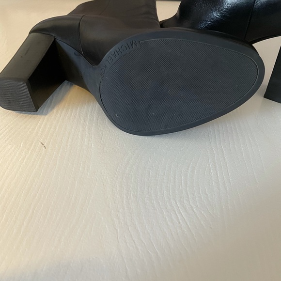 MICHAEL KORS women’s Frenchie Booties - Picture 7 of 7